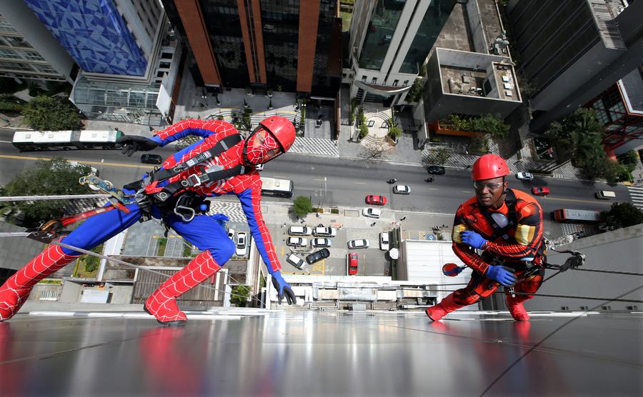 Superheroes cheer up sick children in Sao Paulo