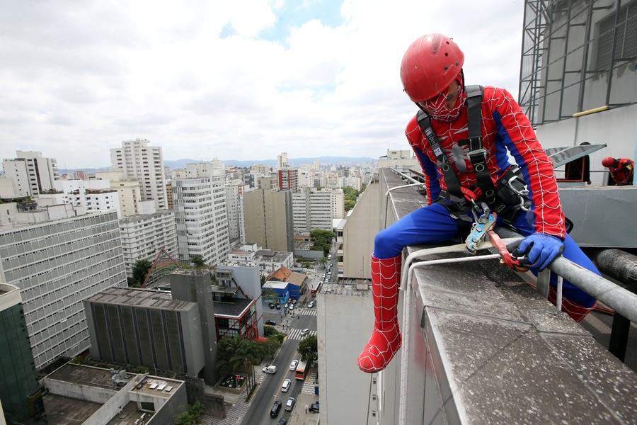 Superheroes cheer up sick children in Sao Paulo