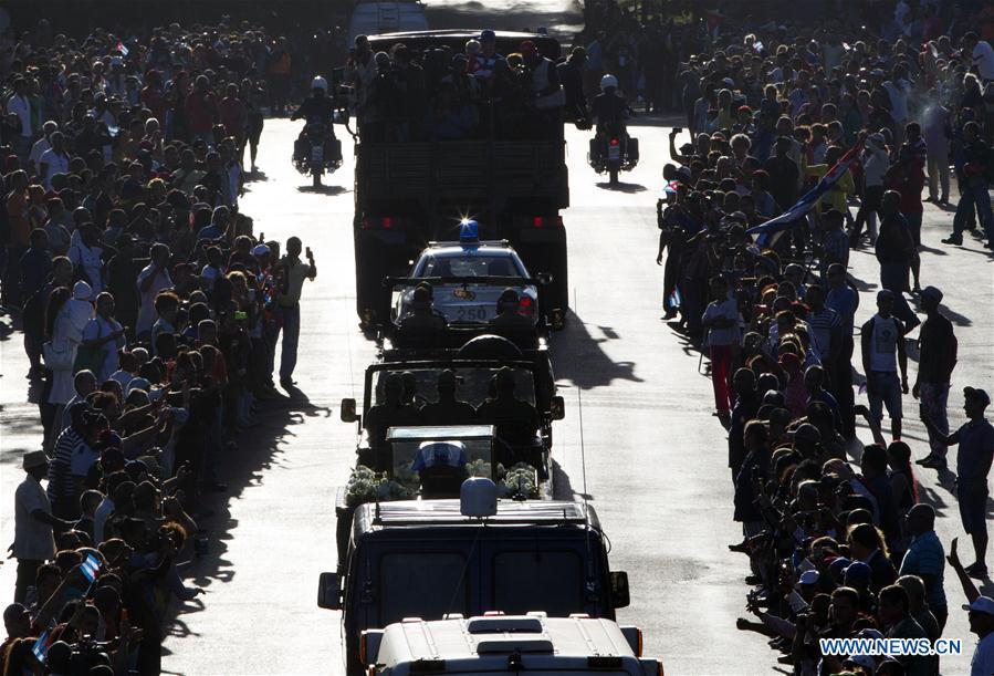 Fidel Castro's ashes begin three-day procession