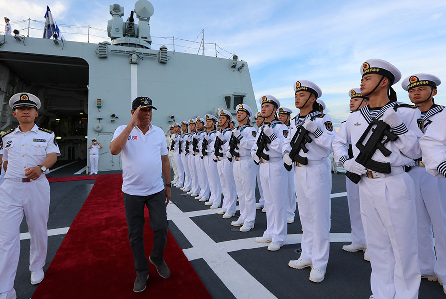 Chinese ships pay visit to Philippines