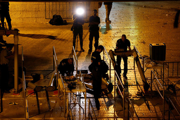 Israel to remove metal detectors from entrance to Jerusalem holy site